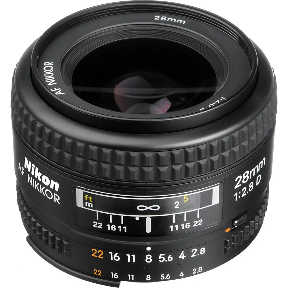 Nikon F 28 mm f/2.8D