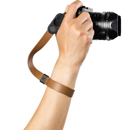 Skórzany pasek na nadgarstek do aparatu Peak Design Cuff (brązowy)