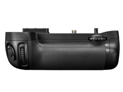 Nikon wielofunkcyjny pojemnik na baterie MB-D15