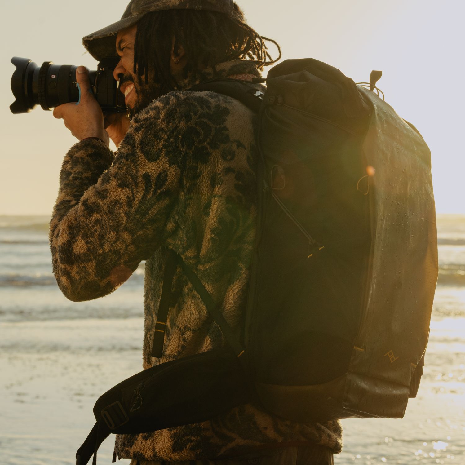 Peak Design Outdoor Backpack 45L Kelp – dostęp do komory głównej