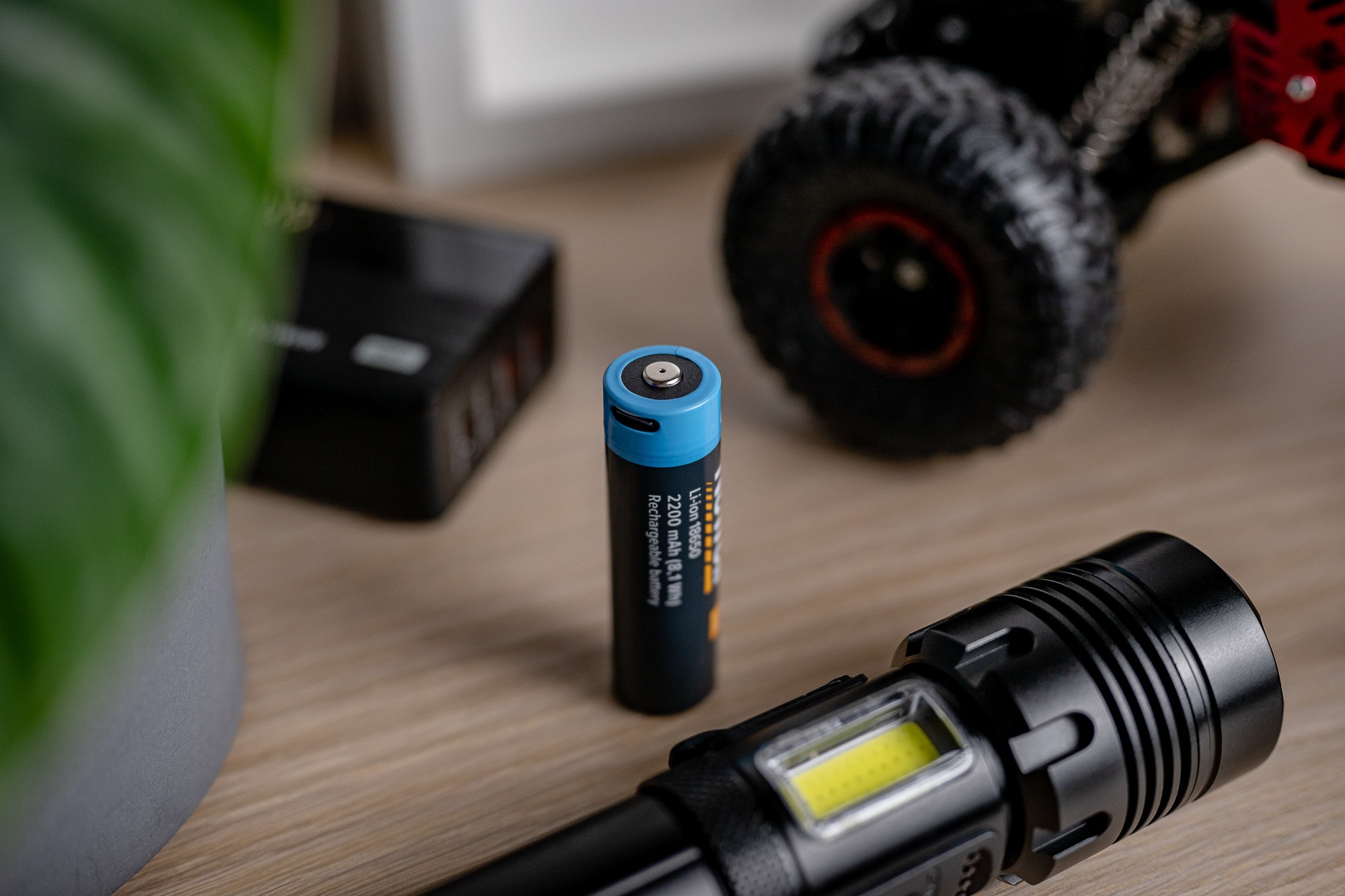 Newell 18650 USB-C zabezpieczenia przegrzanie przeładowanie