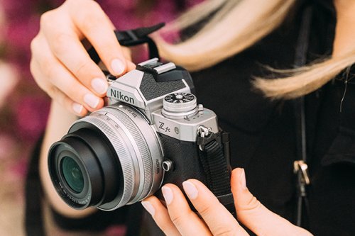 Nikon Z fc – aluminiowe pokrętła sterujące