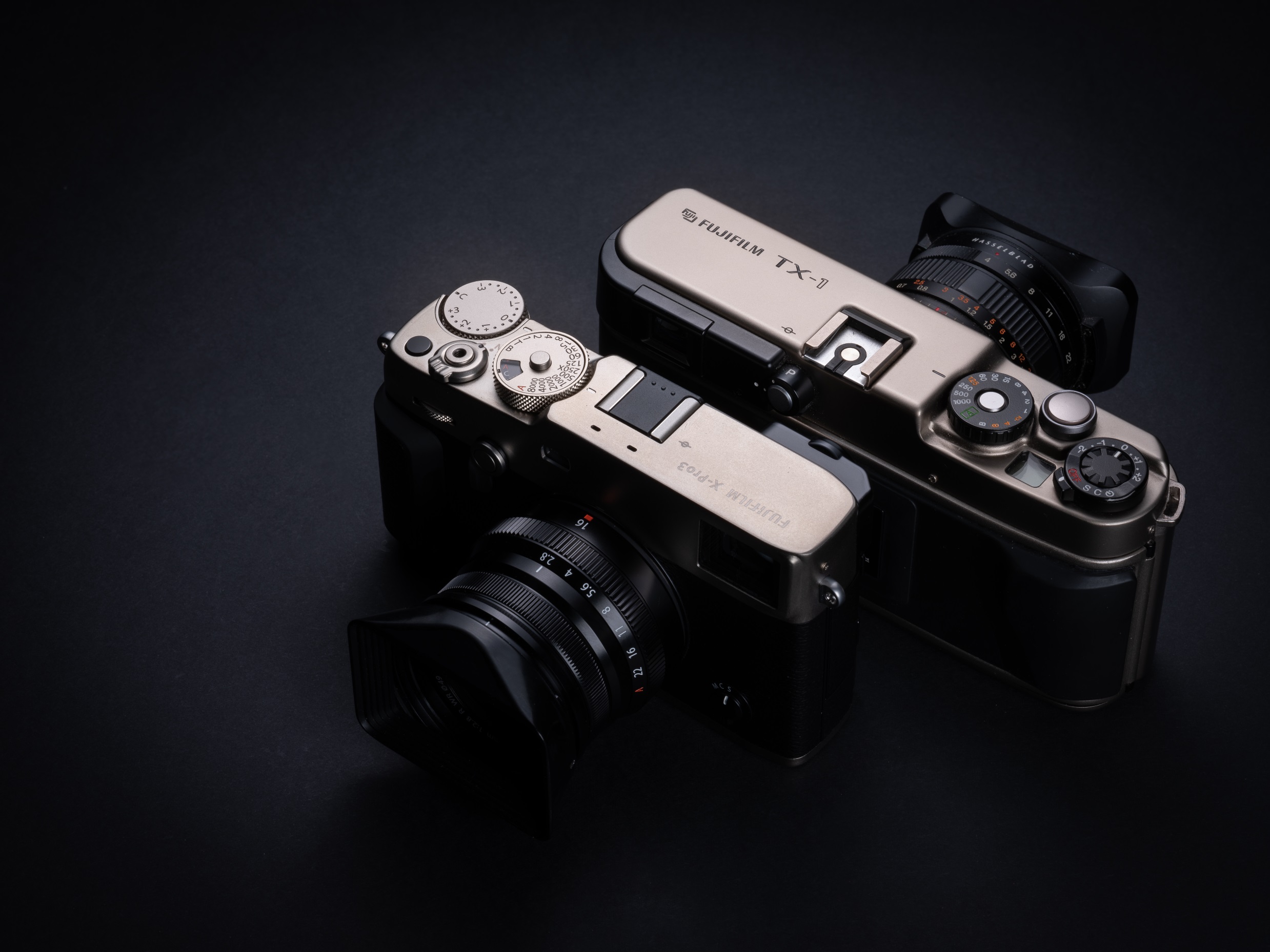 Fujifilm X-Pro3 góra Fujifilm X-pro3 porównanie