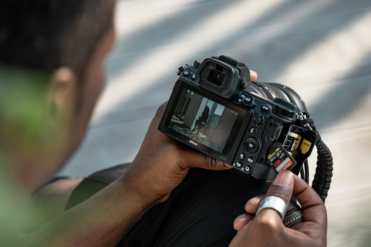 Nikon Z6 II - dwa gniazda kart pamięci