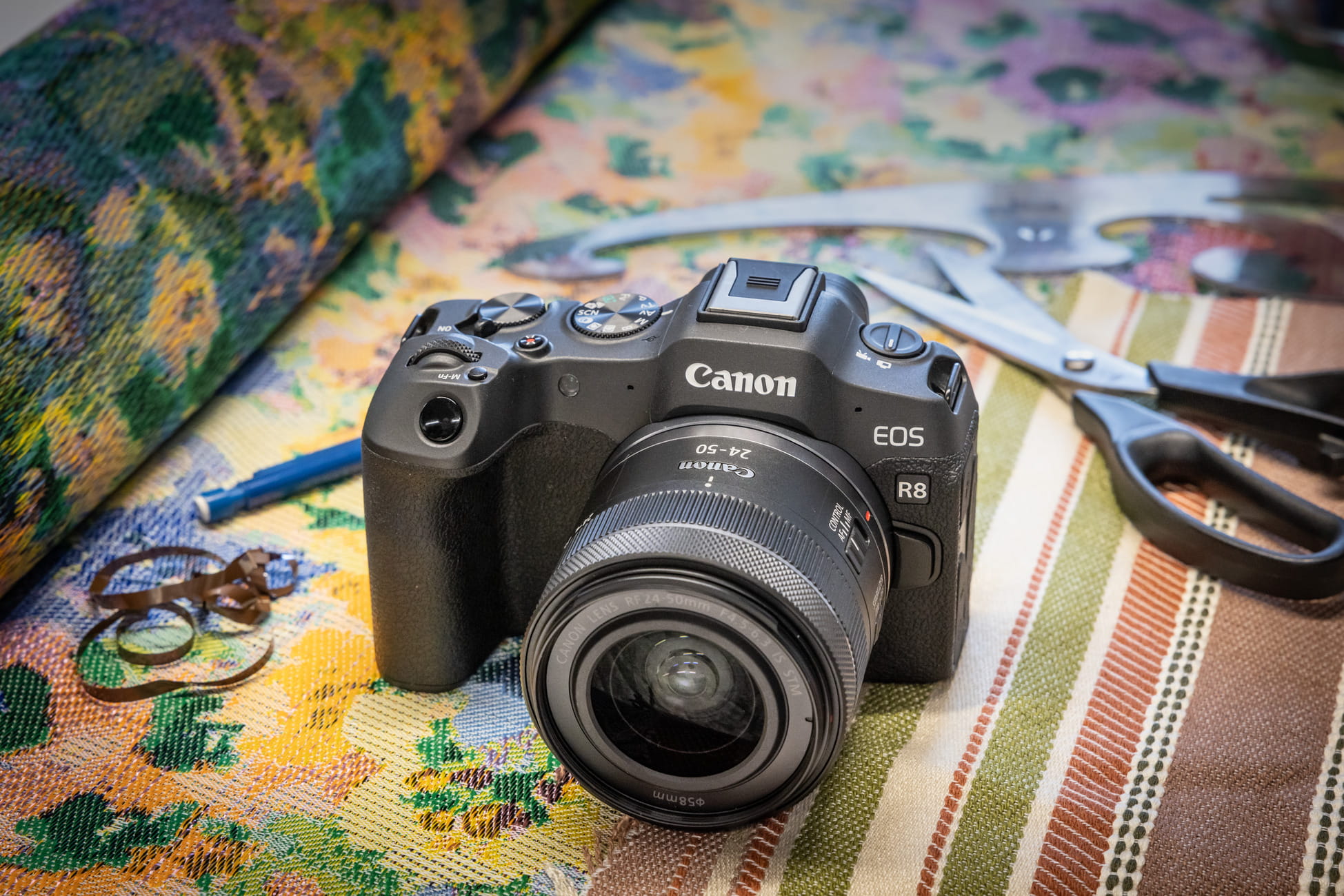 Canon EOS R8 ekran LCD