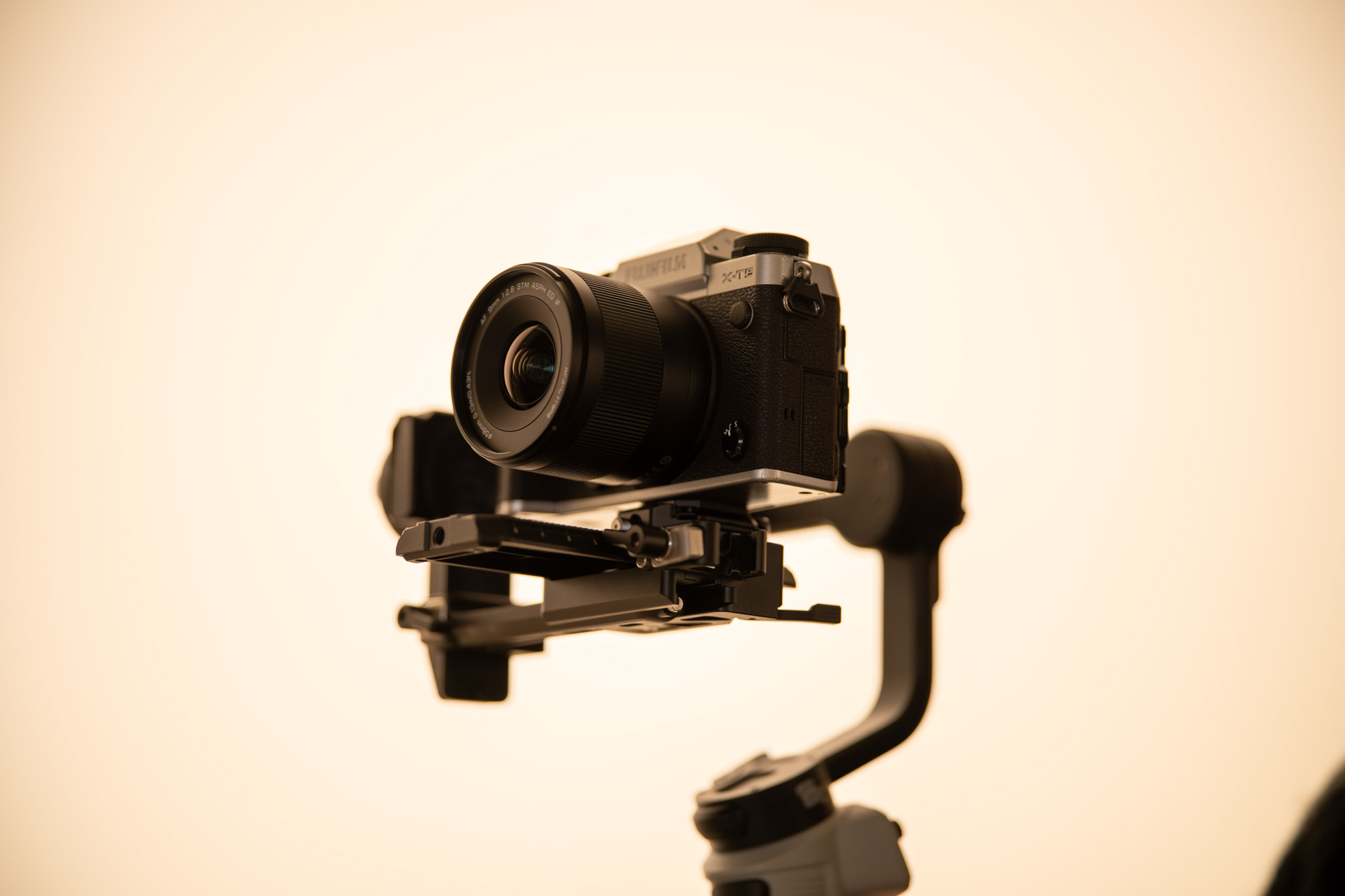 Lekka i kompaktowa konstrukcja – idealna do mobilnych twórców