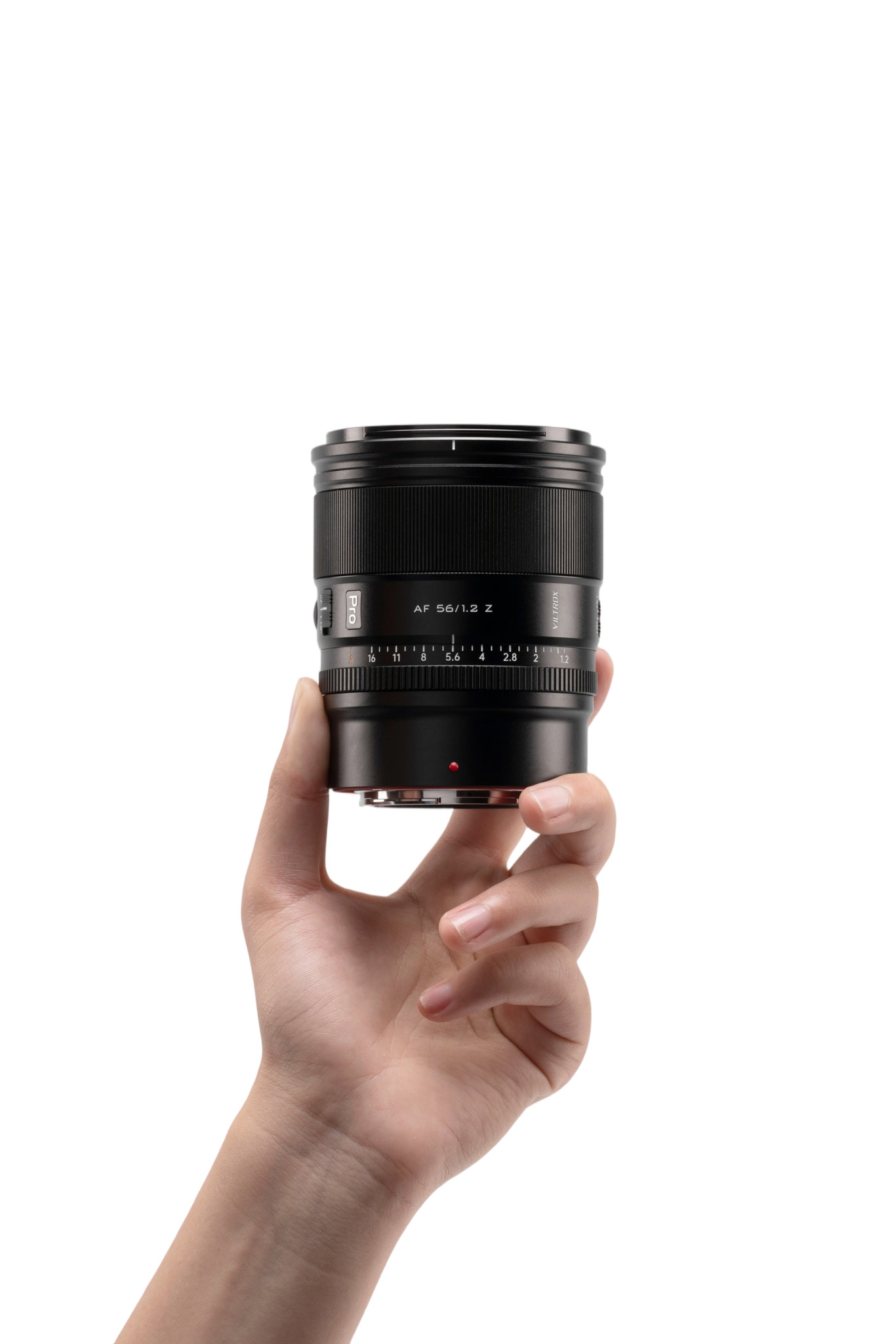 Ekstremalna jasność F1.2 – plastyka i praca w słabym świetle