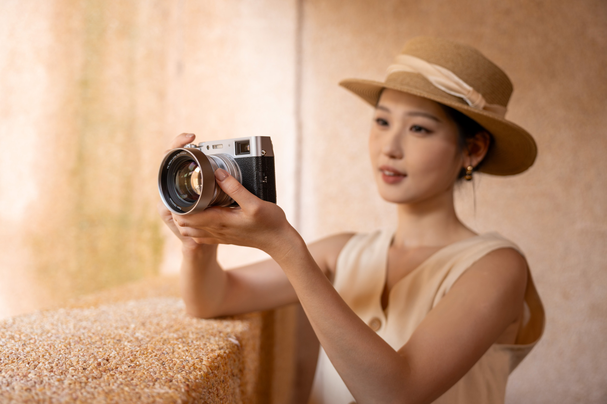 Kompaktowa i lekka konstrukcja – idealna do mobilnej fotografii Kompaktowa i lekka konstrukcja – idealna do mobilnej fotografii